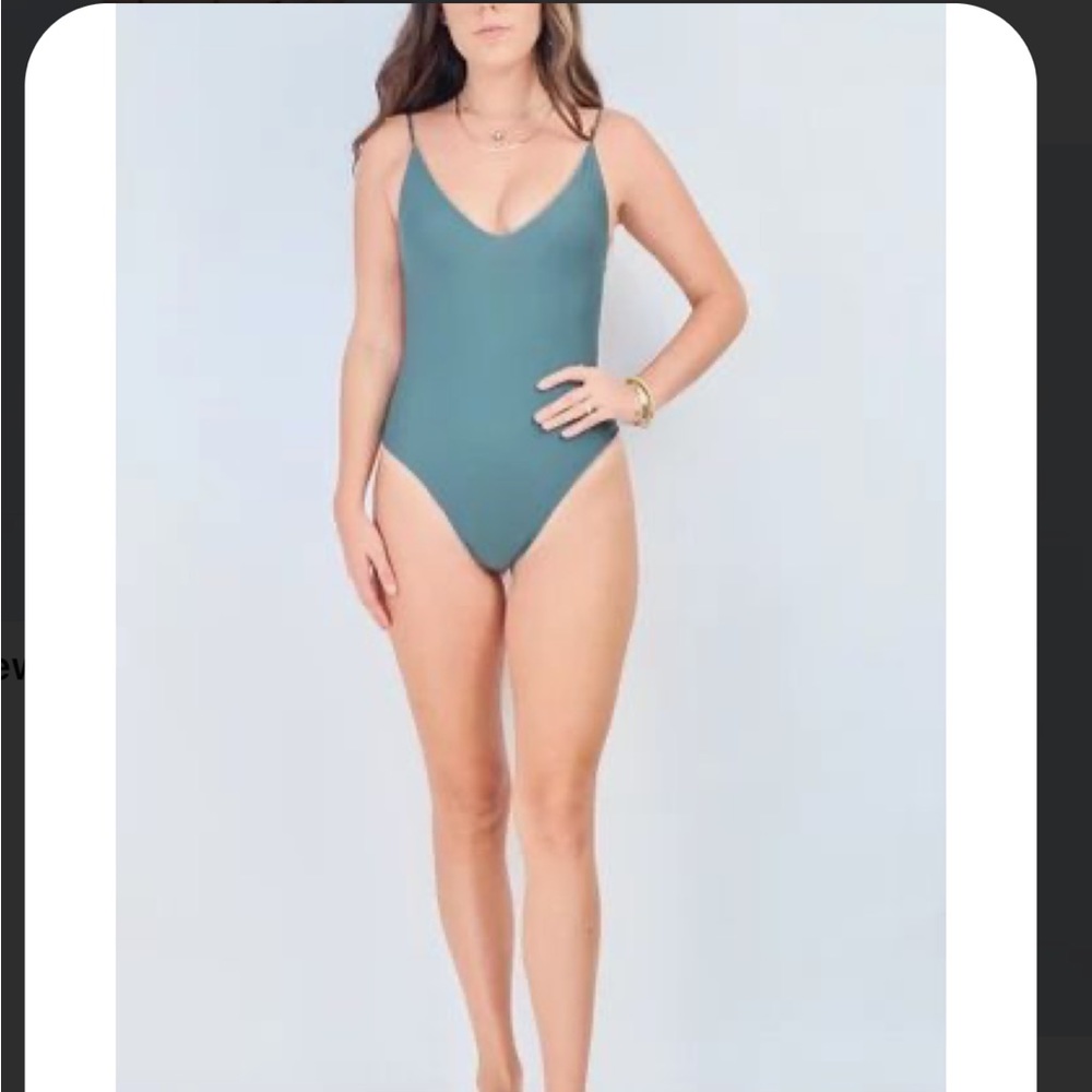 Acacia One Piece